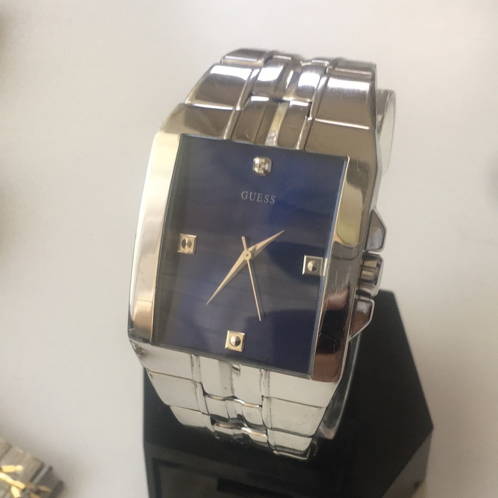GUESS U10014G2 DIAMOND SERIES BLUE MYSTI DIAL DIRECTIONAL MARKERS JUST STUNNING